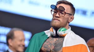 带上Conor McGregor的垃圾谈话，因为他揭示了他将在UFC的几年里打架