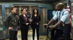 《布鲁克林9 - 9》(Brooklyn Nine-Nine)的观众恳求Netflix恢复已被取消的剧集