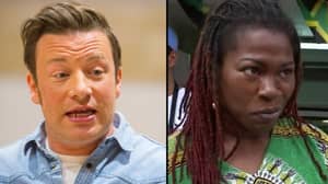 女人在电视上吐出杰米·奥利弗（Jamie Oliver）有争议的“混蛋米饭”