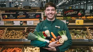Morrisons成为第一位英国超市引进塑料水果和蔬菜地区
