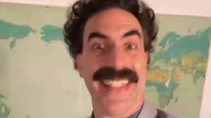 Borat称赞奥兰多·布鲁姆（Orlando Bloom）的阴茎在生日消息给凯蒂·佩里（Katy Perry）