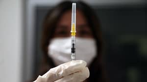 专家说，澳大利亚人口预计将完全接种疫苗，直到明年年底