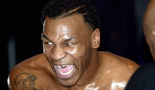 迈克·泰森（Mike Tyson）加入了克里斯·布朗（Chris Brown）vs soulja男孩名人拳击比赛