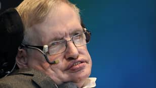 斯蒂芬·霍金（Stephen Hawking）已满76岁，无视医生的期望