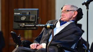 斯蒂芬·霍金（Stephen Hawking）警告“世界处于危险之中”。