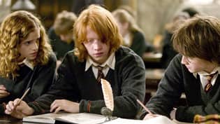 华纳兄弟（Warner Bros）正在寻找哈利·波特（Harry Potter）的粉丝参加测验表演
