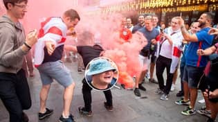 怒气冲冲的男人拒绝为2020年欧洲杯决赛的滑稽动作道歉