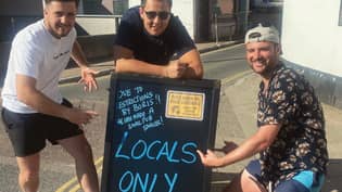 Tiny Devon Pub捍卫与“仅当地人”政策的游客进行决定