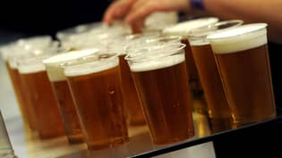 每个英国人“需要喝124品脱”来拯救禁闭后的英国酒吧