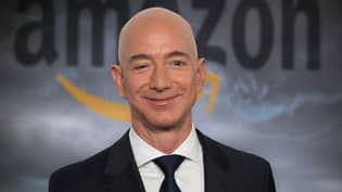 杰夫·贝佐斯（Jeff Bezos）的财富下跌了135亿美元