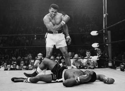 据报道，穆罕默德·阿里（Muhammad Ali）关于生命支持，因为医生担心“结束接近”