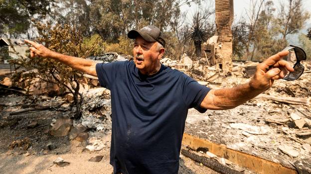 加州男子在梦中摧毁了梦想之后，他花了30年的建筑在野火中被摧毁