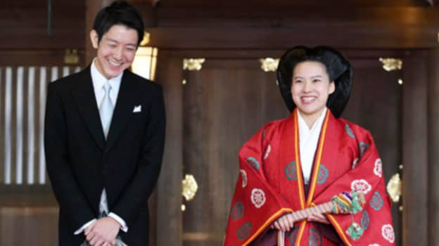日本公主放弃了她的皇家地位嫁给一个平民