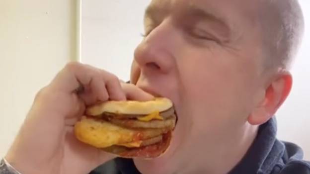 TikToker揭示了如何在麦当劳点“麦早午餐”汉堡