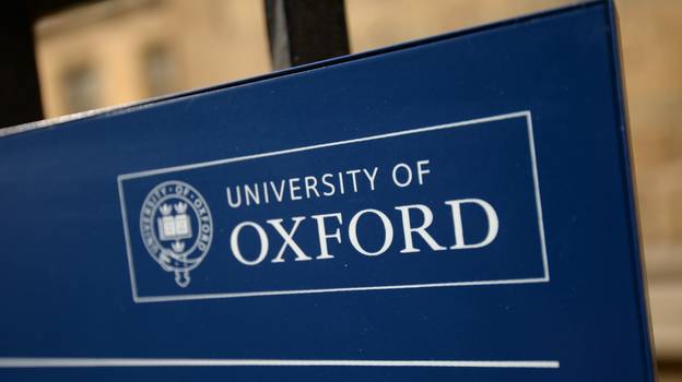 牛津大学的学生在校园投票给禁止牛肉和羔羊