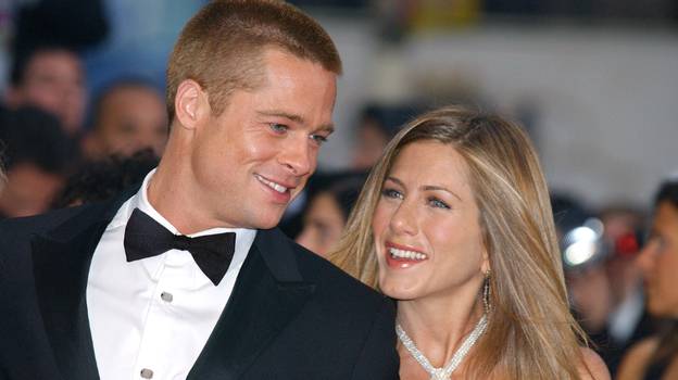 Brad Pitt和Jennifer Aniston Reunite在虚拟表中阅读