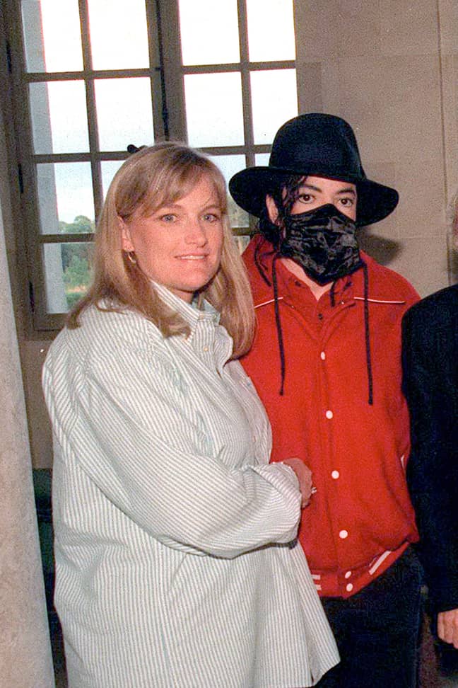 黛比·罗（Debbie Rowe）和迈克尔·杰克逊（Michael Jackson），1997年。信贷：PA“width=