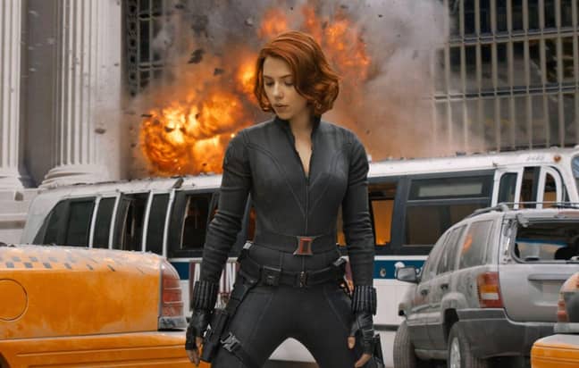 斯嘉丽·约翰逊（Scarlett Johansson）在《复仇者联盟》系列中担任黑寡妇。图片来源：奇迹“width=