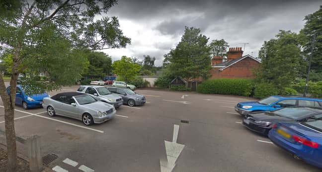 Hartley Wintney Long Stay停车场。图片来源：Google Maps