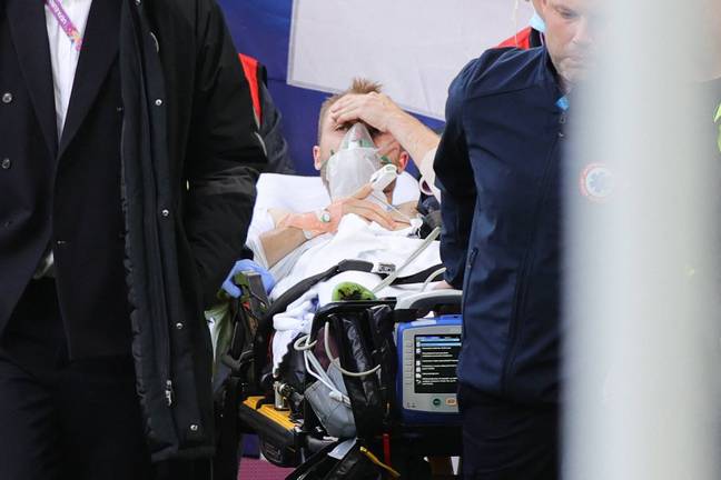 埃里克森（Eriksen）被送往医院。学分：Riedemann Vogel/AFP通过Getty Images