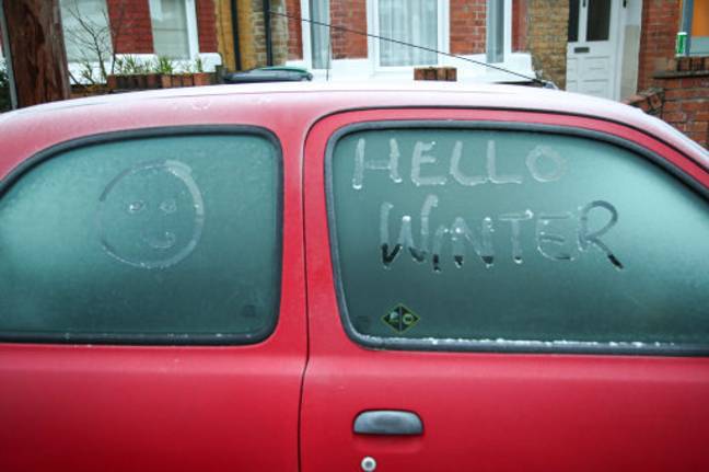 您好冬天在汽车窗口去年。信用：PA