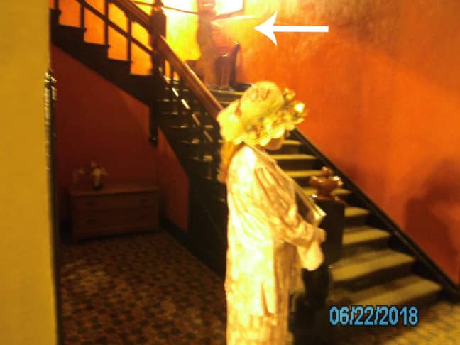 新月酒店中的“幽灵”之一的照片。学分：1886年Crescent Hotel and Spa