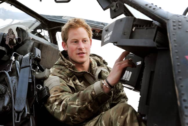 2012年，哈里王子在阿富汗。信贷:爸爸”loading=