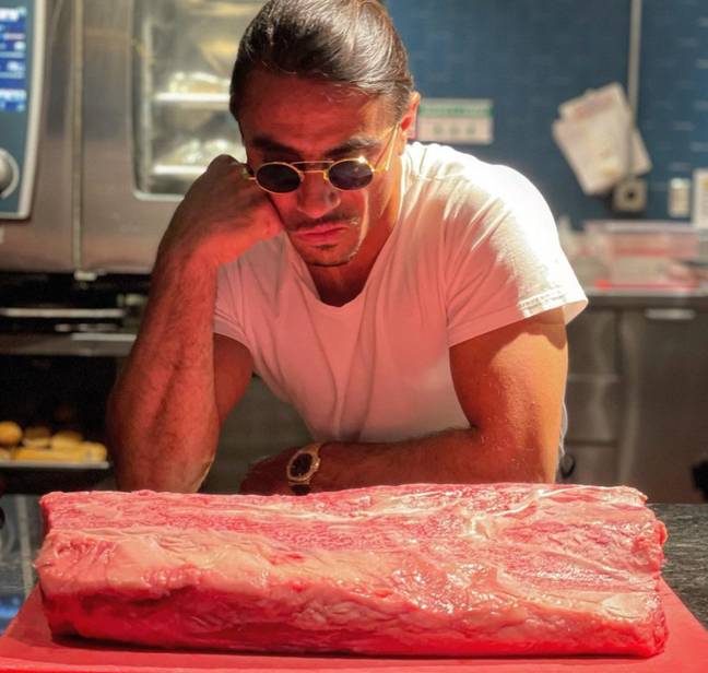 肉是他一生的巨大部分。学分：Instagram/@nusr_et