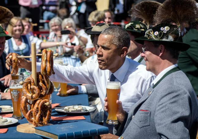 甚至巴拉克（Barack）几次啤酒都无法自救。学分：PA