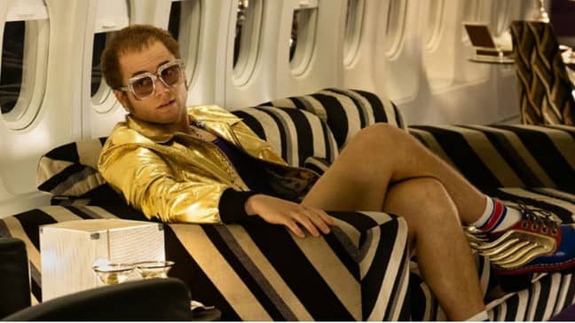 塔伦·埃格顿（Taron Egerton）的性格饰演埃尔顿·约翰（Elton John）。信用：派拉蒙图片“loading=