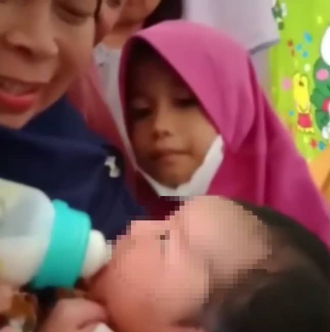 Siti生下的婴儿。图片来源：新闻快必威备用网速