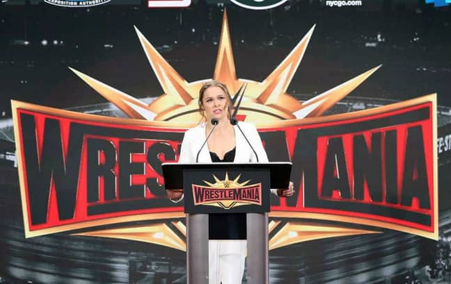 隆达·鲁西（Ronda Rousey）是目前的原始女子冠军。信用：WWE