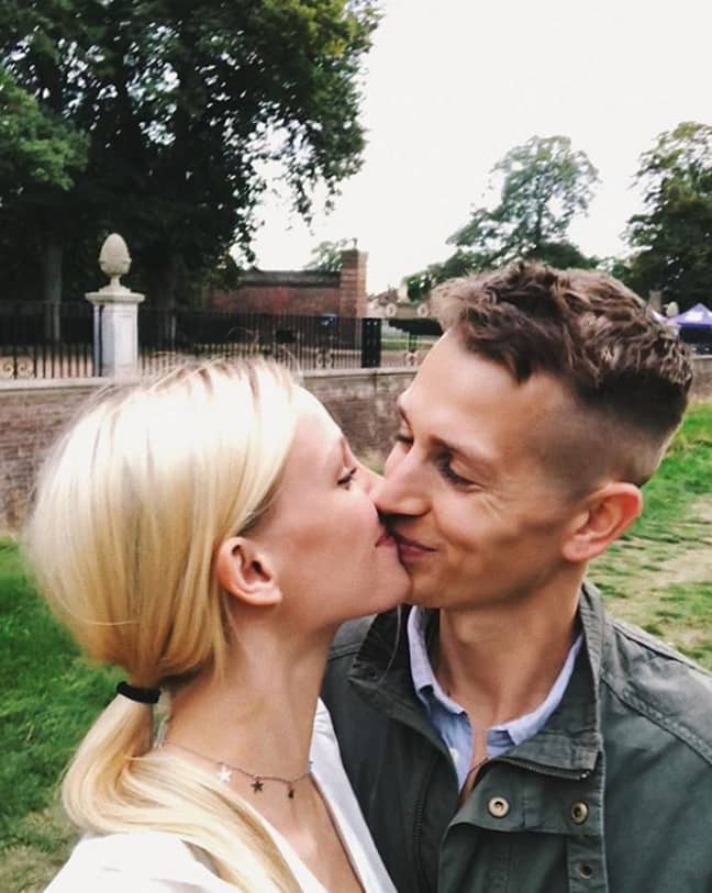 詹姆斯·麦克维（James McVey）和他现在的未婚夫柯斯蒂·布里特（Kirstie Brittain）。学分：Instagram/Kirstie Brittain