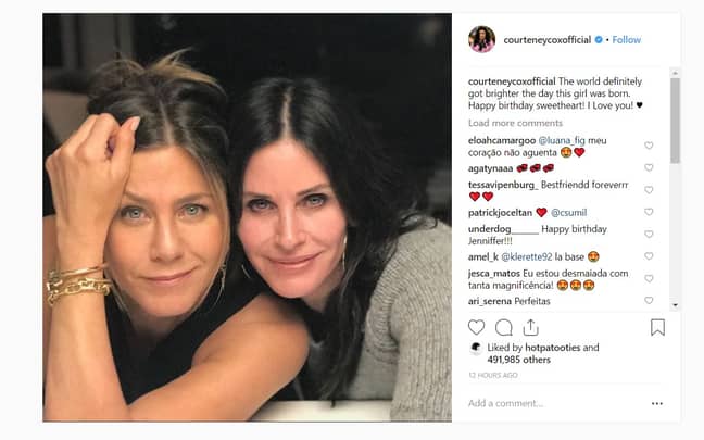 考特尼·考克斯（Courteney Cox）分享了这张照片，祝她最好的朋友詹妮弗·安妮斯顿（Jennifer Aniston）生日快乐。学分：Instagram / Courteney Cox