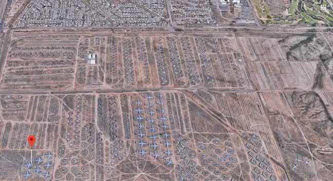 谷歌地图显示了被遗弃的飞机的神秘“飞机墓地”。信用：谷歌地图