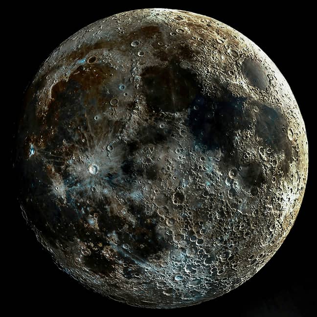 一位加利福尼亚摄影师最近分享了这张月亮的照片。信用：SWNS