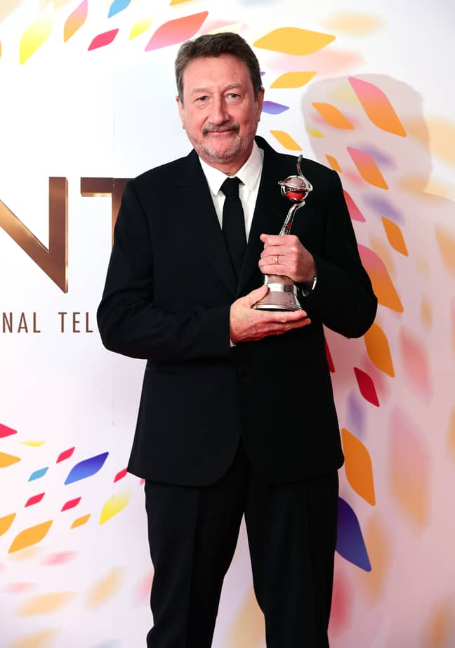 史蒂文·奈特（Steven Knight）在2020年NTAS上获得了Peaky Blinders的最佳戏剧奖。信用：PA“width=