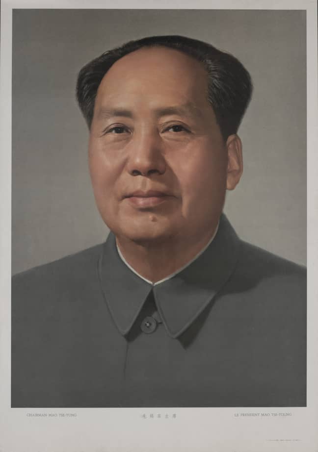 在2008年奥运会之前，已故的毛泽东已故毛泽东的照片挂在北京的天安门广场上。信用：PA