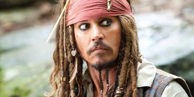 约翰尼·德普（Johnny Depp）担任杰克·斯派洛（Jack Sparrow）上尉。图片来源：迪士尼
