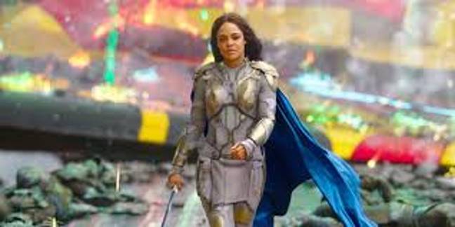 苔丝·汤普森在《雷神3:诸神黄昏》中饰演瓦尔基里。信贷:奇迹