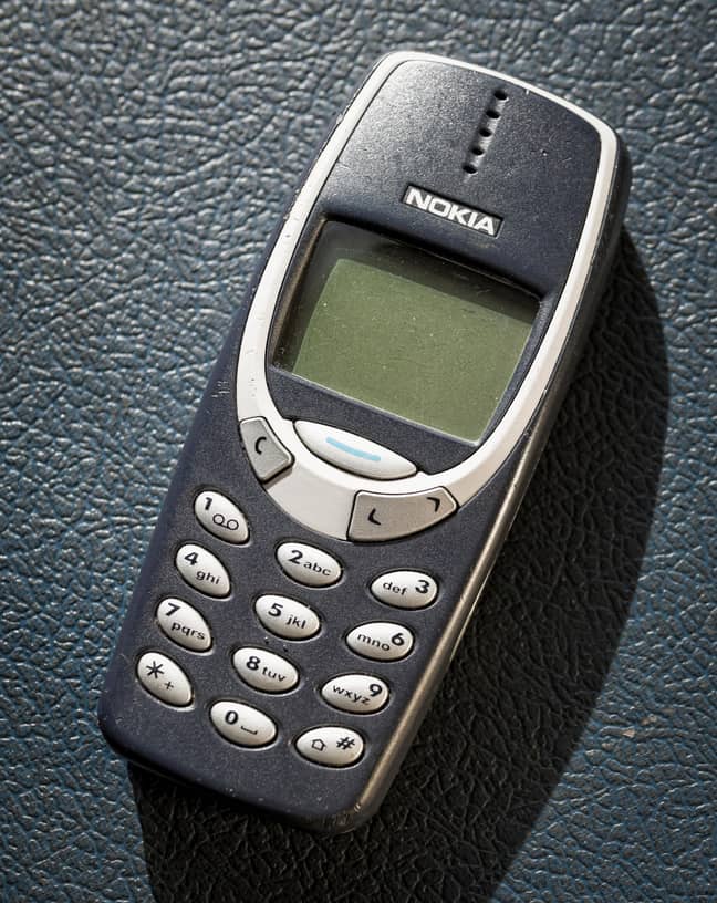 诺基亚3310蓝色2000年。信贷：Alamy