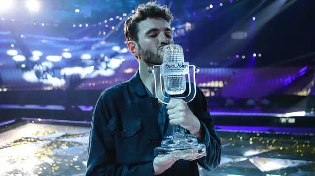 邓肯·劳伦斯（Duncan Laurence）赢得了2019年的最后一场欧洲电视网歌曲大赛，他的tiktok著名民谣街机