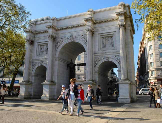 伦敦市中心的大理石拱门。信用：PA“width=