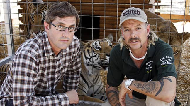 Louis Theroux和Joe Exotic在2011年美国最危险的宠物中（信用：BBC/Netflix）