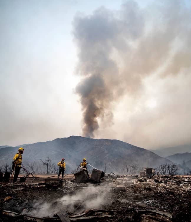 埃尔多拉多大火（El Dorado Fire）席卷了7,000多英亩的土地。学分：辛迪山内卡/ap/pa