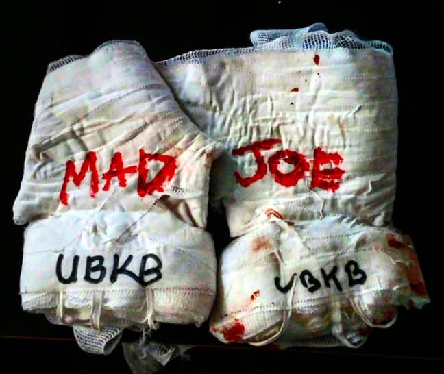 'Mad'Joe Clarke的手套帖子。信贷:马丁·琼斯