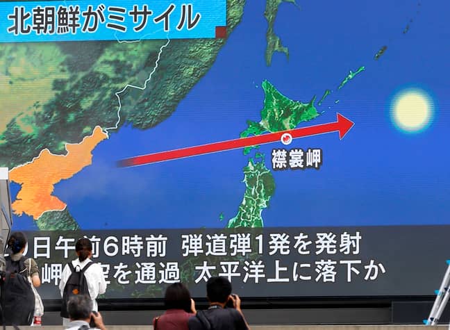 电视新必威备用网闻显示朝鲜导弹