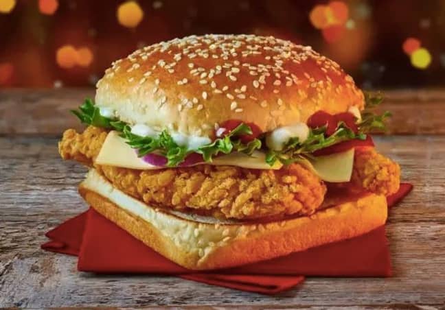 麦当劳还为圣诞节有一个新的鸡肉汉堡。（信用：麦当劳）