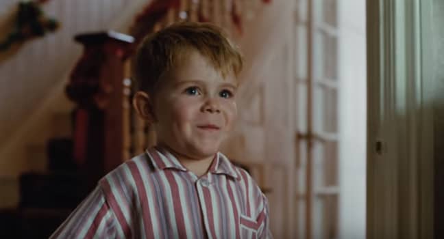 2018年约翰·刘易斯圣诞节广告明星一个四岁的男孩，年轻的埃尔顿·约翰（Elton John）。信用：约翰·刘易斯“loading=