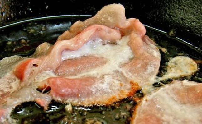 研究发现，包括火腿和培根在内的加工肉是肠癌的危险因素。信用：PA